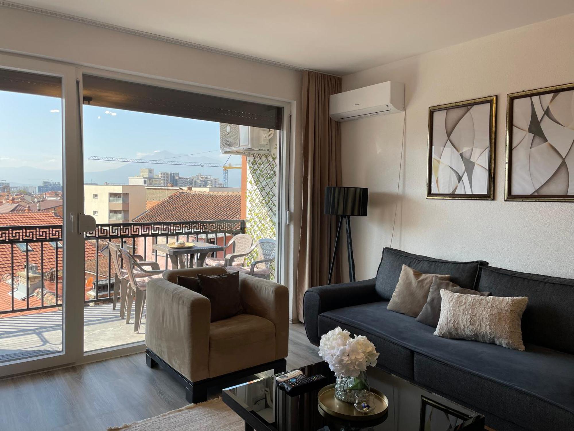 Apartment Prizreni-Free Private Parking エクステリア 写真