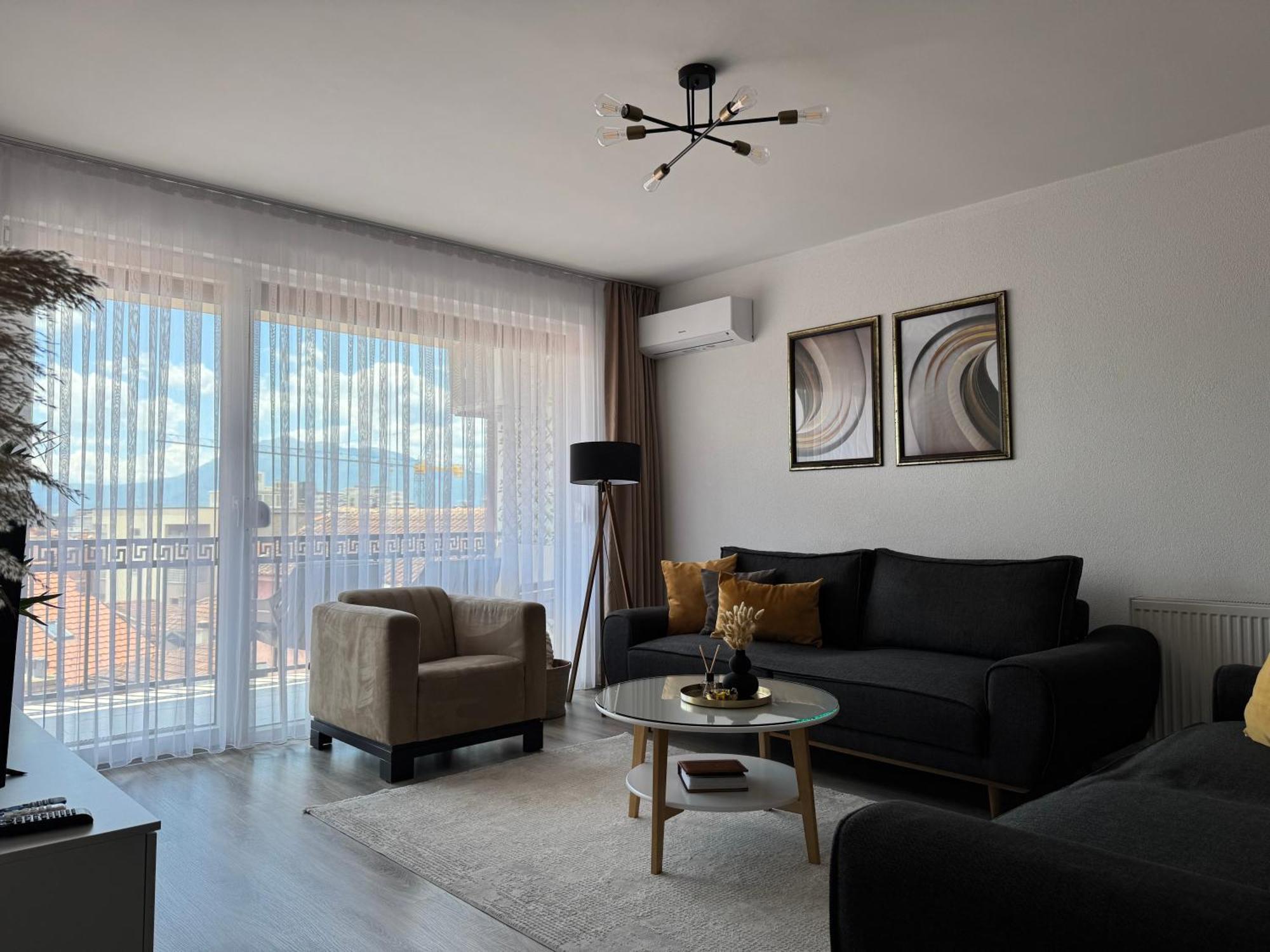 Apartment Prizreni-Free Private Parking エクステリア 写真